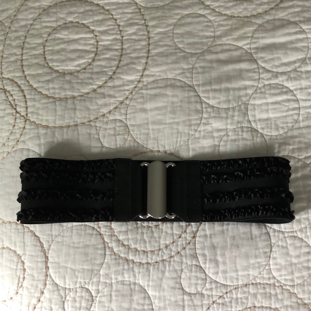 Women’s stretchy belt